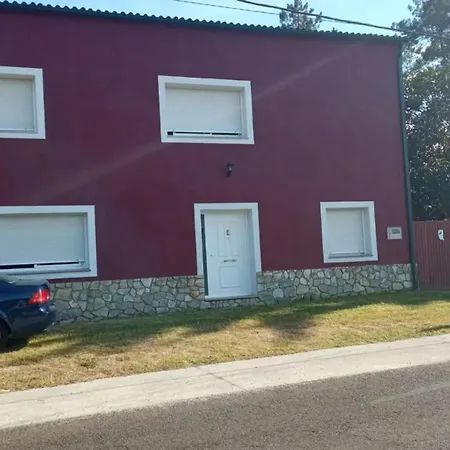 Spacious House With Garden In - Family-friendly Holiday home