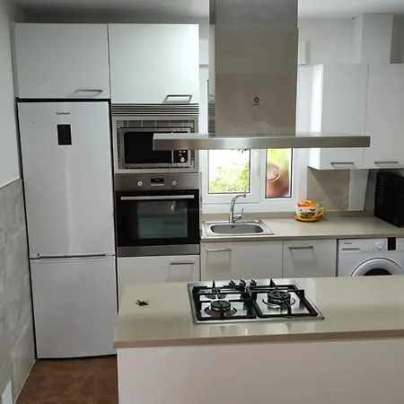 Spacious House With Garden In - Family-friendly Touro