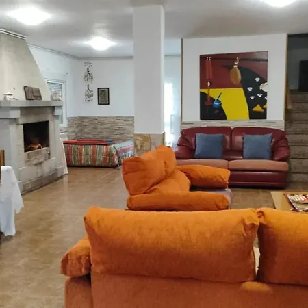 Spacious House With Garden In - Family-friendly * Touro