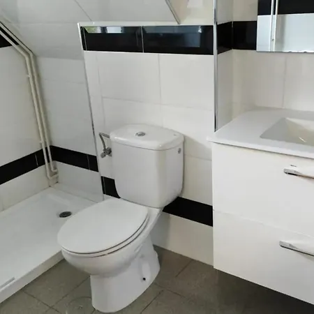 Spacious House With Garden In - Family-friendly Hébergement de vacances