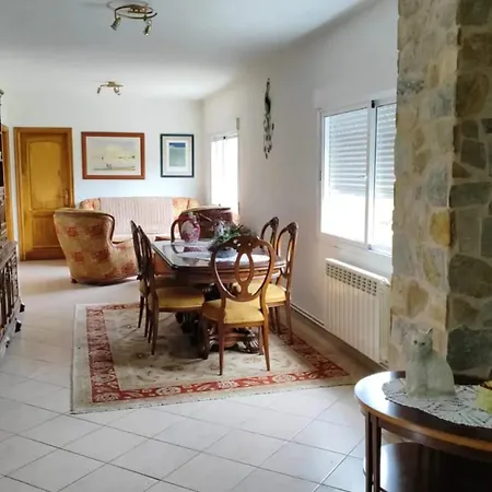 Tatil Evi Spacious House With Garden In - Family-friendly Touro