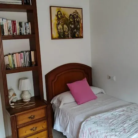 Hébergement de vacances Spacious House With Garden In - Family-friendly