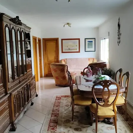 Spacious House With Garden In - Family-friendly *