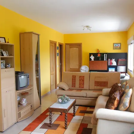 Tatil Evi Spacious House With Garden In - Family-friendly