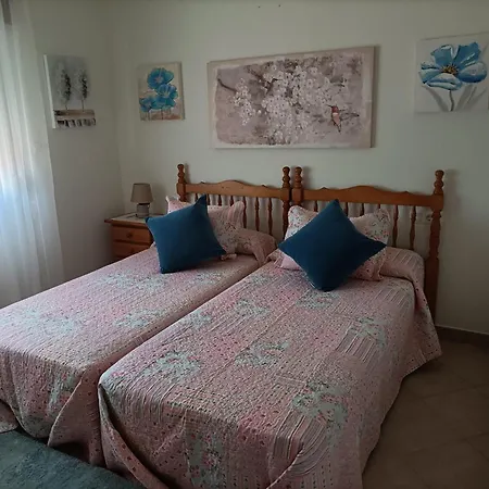 Tatil Evi Spacious House With Garden In - Family-friendly *
