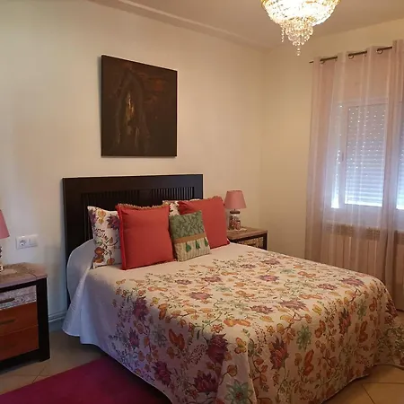 Spacious House With Garden In - Family-friendly *
