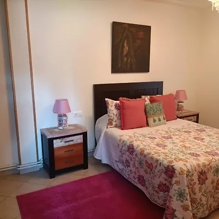 Spacious House With Garden In - Family-friendly *