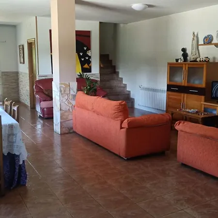 Tatil Evi Spacious House With Garden In - Family-friendly Touro