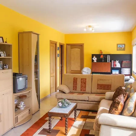 Spacious House With Garden In - Family-friendly