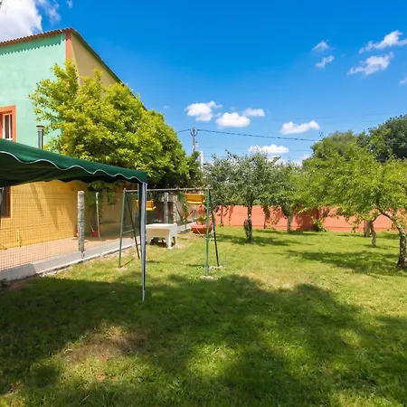 Spacious House With Garden In - Family-friendly Touro