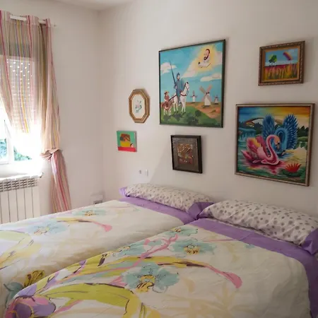 Spacious House With Garden In - Family-friendly