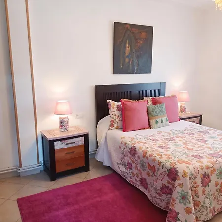 Spacious House With Garden In - Family-friendly Tatil Evi