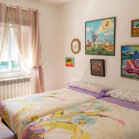 Spacious House With Garden In - Family-friendly *