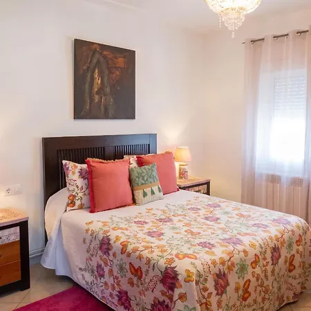 Spacious House With Garden In - Family-friendly