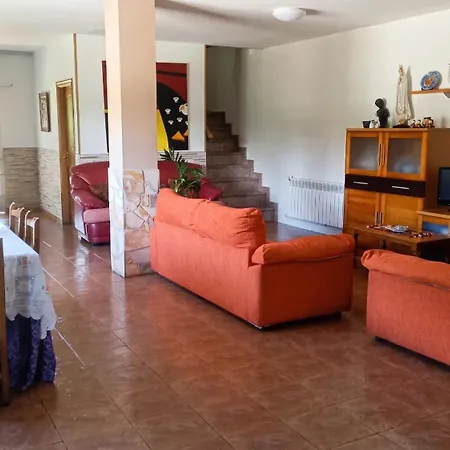 Spacious House With Garden In - Family-friendly Tatil Evi