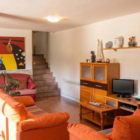 Tatil Evi Spacious House With Garden In - Family-friendly