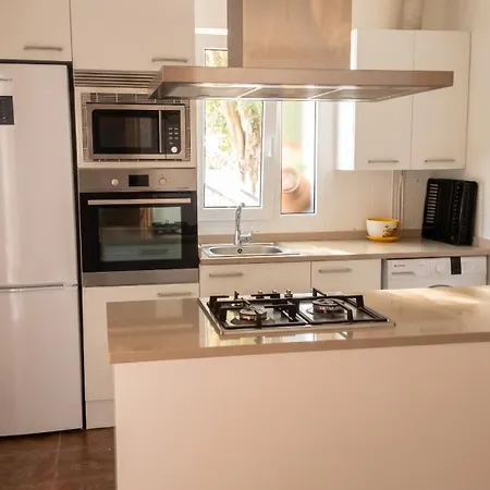 Spacious House With Garden In - Family-friendly Tatil Evi Touro