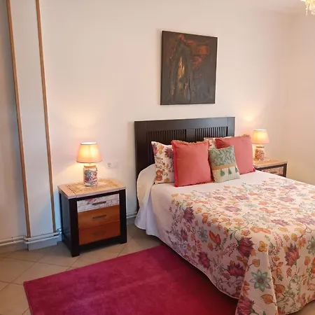 Tatil Evi Spacious House With Garden In - Family-friendly Touro