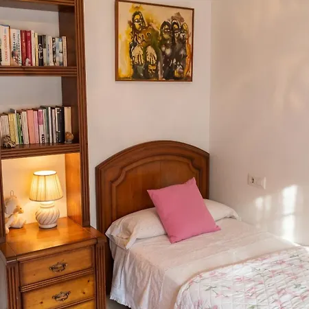 Tatil Evi Spacious House With Garden In - Family-friendly Touro