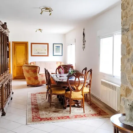 Tatil Evi Spacious House With Garden In - Family-friendly Touro