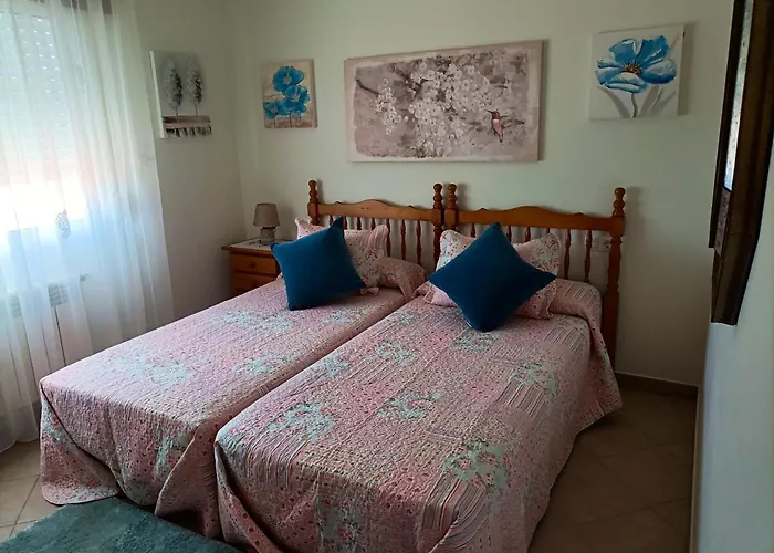 別荘 Spacious House With Garden In - Family-friendly