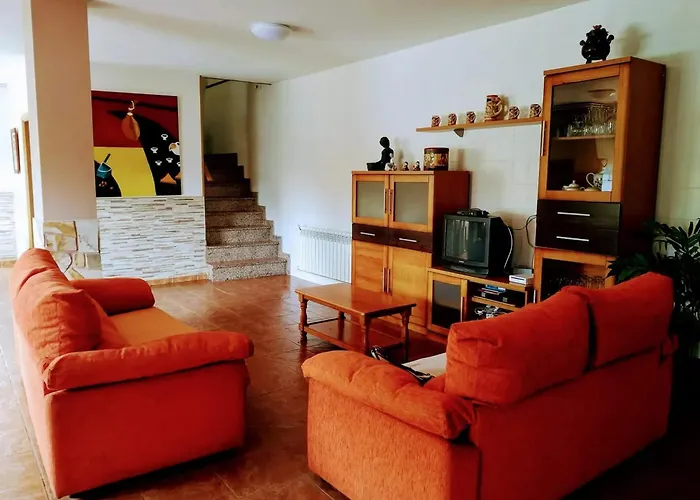 別荘 Spacious House With Garden In - Family-friendly *