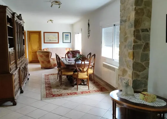 別荘 Spacious House With Garden In - Family-friendly Touro